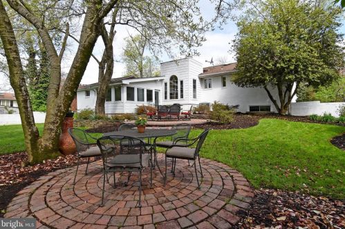 6813 Dillon Ave, Mc Lean, VA 22101-4435