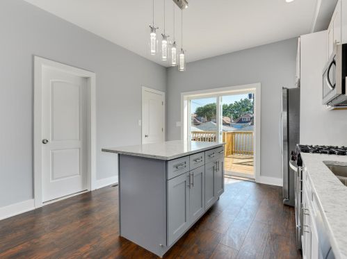 2047 Keeler Ave, Chicago IL 60803-1614 exterior