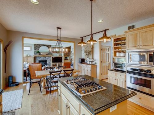 8932 Highview Ln, Saint Paul MN 55125-4921 exterior