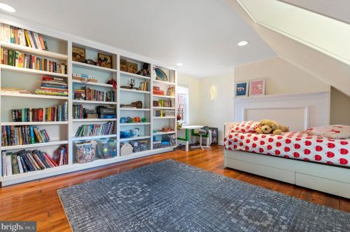 413 10th St, Philadelphia PA 19148-5006 exterior