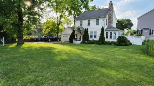 56 Fillow St, Norwalk, CT 06850-2817