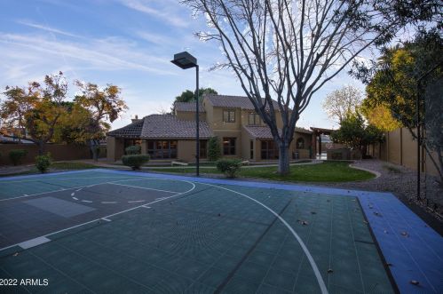 7345 2 Ave, Phoenix AZ 85023-6573 exterior