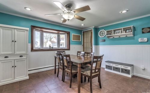 41 Vermont Ave, Babylon, NY 11704-3314