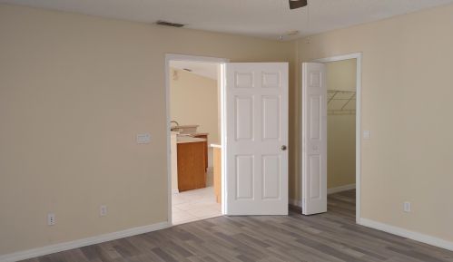 1013 College Park Rd, Fort Pierce FL 34953-5842 exterior