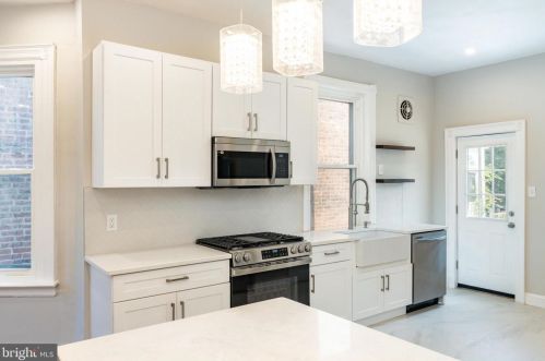 5132 12 St, Philadelphia PA 19123-1103 exterior