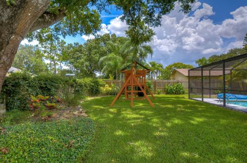 4219 Cartnal Ave, Tampa FL  33618-8600 exterior