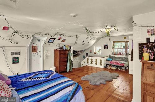 886 Vaughn Rd, Pottstown PA exterior