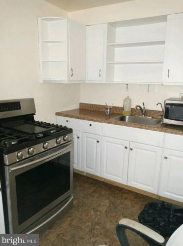 214 Tribet Pl, Darby PA 19023-3120 exterior