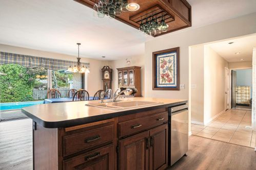 652 Ruddiman Dr, Meskegon MI 49445-2867 exterior