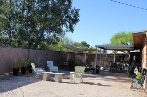 8011 Julia St, Tucson AZ 85710-4821 exterior