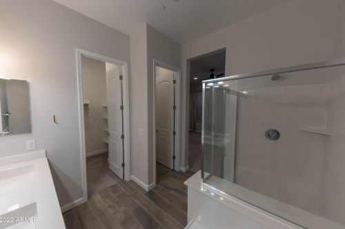 3033 37th Way, Phoenix AZ  85018-2219 exterior