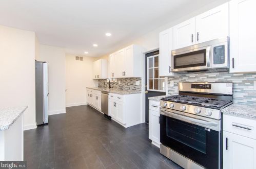 31 Graisbury Ave, Camden NJ 08106-2035 exterior