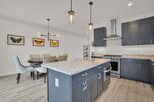 5563 Berlin Way, Pittsburgh PA  15201 exterior