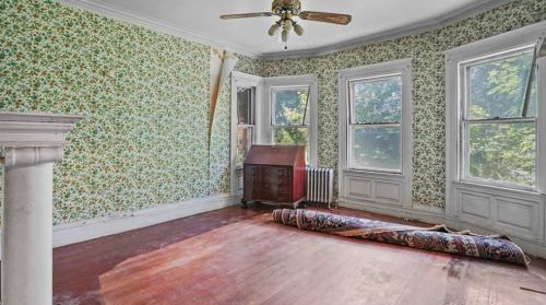 166 Adelaide Ave, Providence RI 02907-1833 exterior