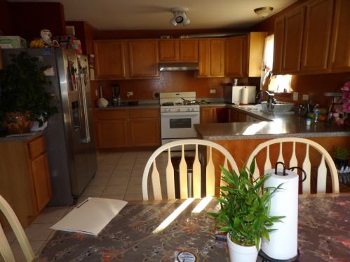 1303 Grand Ave, Waukegan IL 60085-2301 exterior