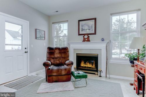 84 Warwick Way, Southampton NJ 08088-1122 exterior