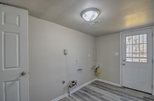 6848 3 Ave, Gary IN 46406-0015 exterior