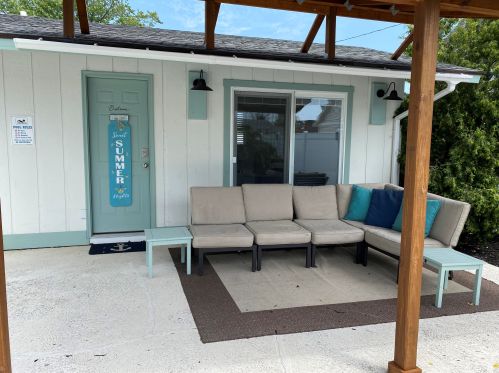 1548 Beach St, Meskegon MI  49441-1006 exterior