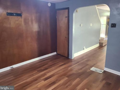 319 Engle St, Chester PA 19013-2509 exterior