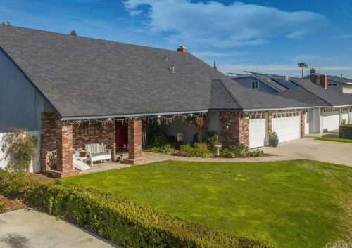 423 Cienaga Dr, Fullerton CA 92835-1103 exterior