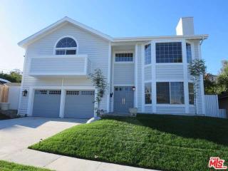 18232 Rosita St, Los Angeles CA  91356-4622 exterior