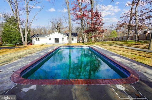 12005 Remington Dr, Silver Spring, MD 20902-1560