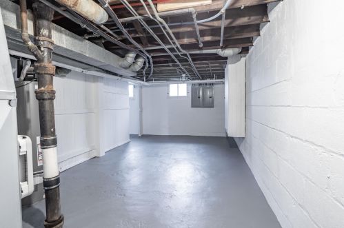 1035 Idaho St, Milwaukee WI 53207-2409 exterior