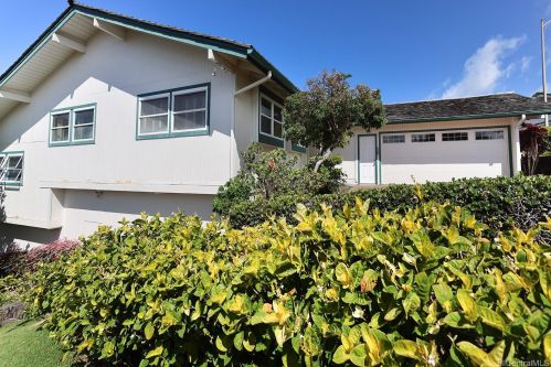 2344 Halekoa Dr, Honolulu HI 96821-1038 exterior