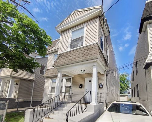 87 Grace St, Irvington, NJ 07111-3414