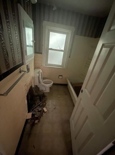 723 Maytide St, Pittsburgh PA 15227-1733 exterior