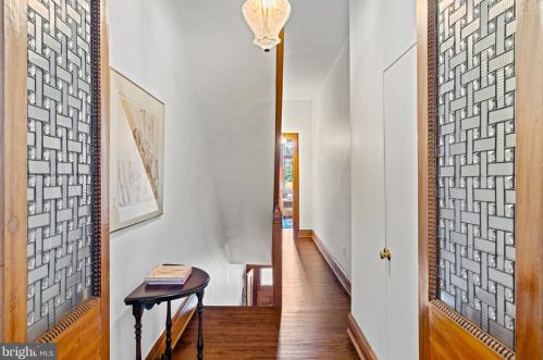 1708 Green St, Philadelphia PA 19130-7023 exterior