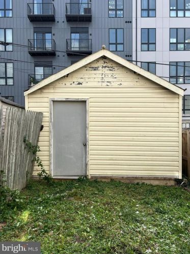 1637 L St, Washington DC 20002-3019 exterior