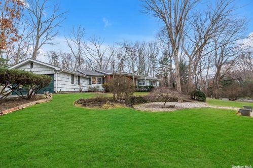 50 Round Tree Dr, Huntington Station, NY 11747-3424