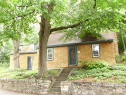 640 Grove St, Newton, MA 02462-1319