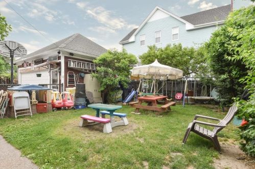 42 Mount Pleasant Ave, Providence RI 02908-5153 exterior