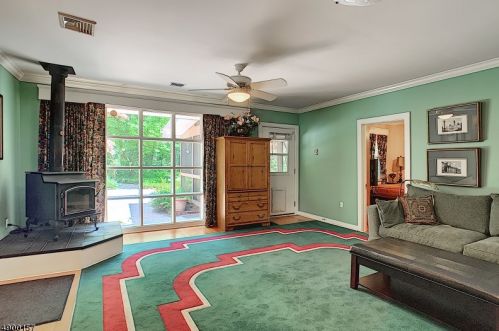 22 Cedar Lk, Parsippany NJ 07834-1805 exterior