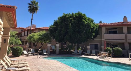 10410 Cave Creek Rd, Phoenix AZ 85020-1644 exterior