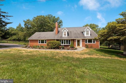 301 Vierling Dr, Silver Spring, MD 20904-1006