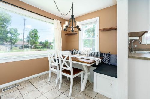 2206 Frst Dr, Kalamazoo MI 49002-6442 exterior