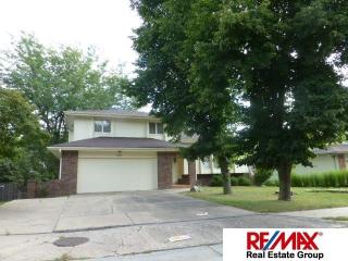 1511 Peterson Dr, Omaha, NE 68130-1436