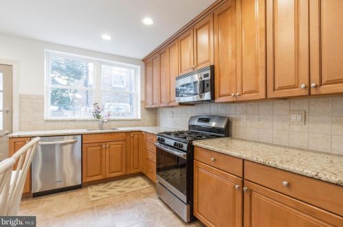 1323 Clarion St, Philadelphia PA 19148-2917 exterior