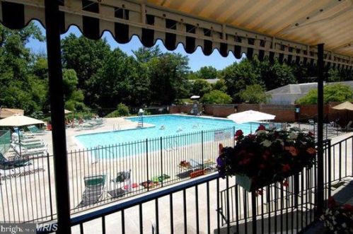 7721 Tremayne Pl, Mc Lean VA  22102-7700 exterior