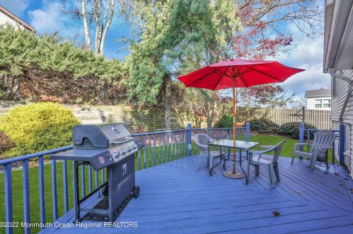 984 Woodlane Rd, Jackson Twp NJ 08527-1556 exterior