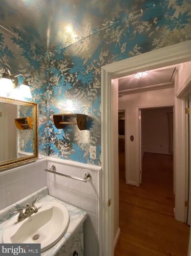 802 Hayward Ave, Silver Spring MD 20912-5808 exterior