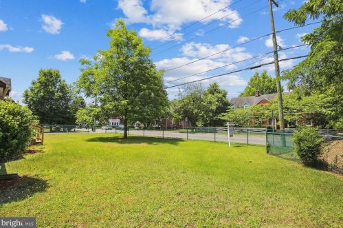 3432 Memorial St, Alexandria VA 22306-1548 exterior