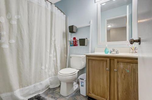 2227 Frst Rdg Dr, Hebron OH 43025-8000 exterior