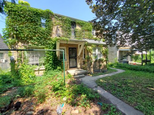 4139 Montreal St, Milwaukee WI 53216-1756 exterior