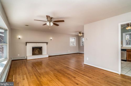 506 Elizabeth Rd, Glen Burnie MD 21061-4638 exterior