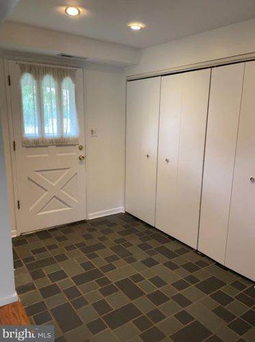 6931 Espey Ln, Mc Lean VA  22101-5456 exterior