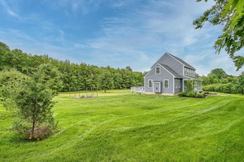 362 Grant Rd, Newmarket NH 03857-2108 exterior